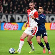 Tomáš Chorý (vlevo) při zápase s Arsenalem