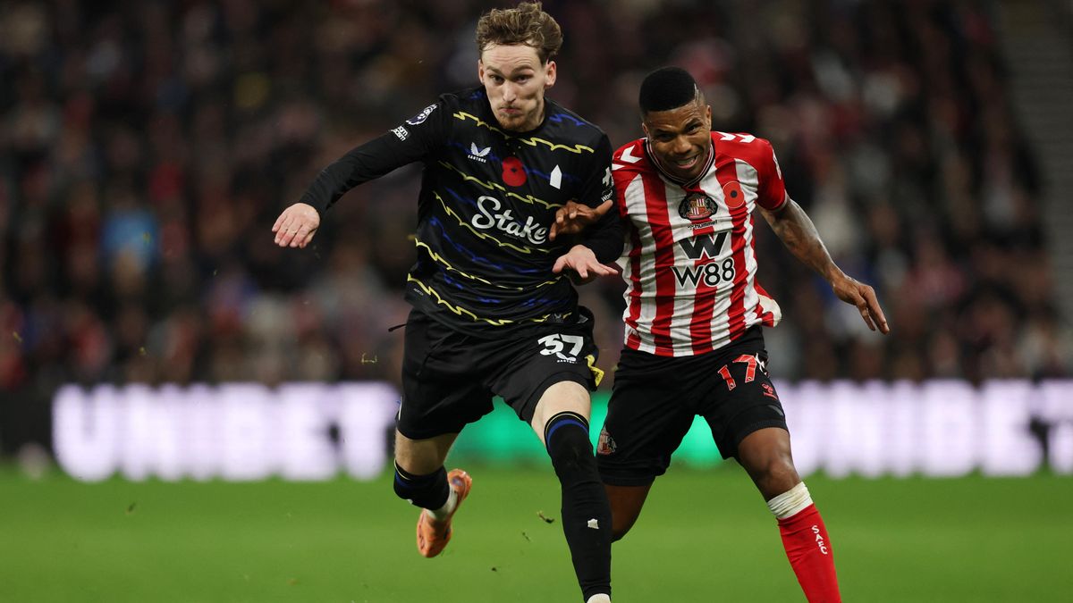 Sunderland promarnil šanci posunout se v tabulce na druhé místo za Arsenal