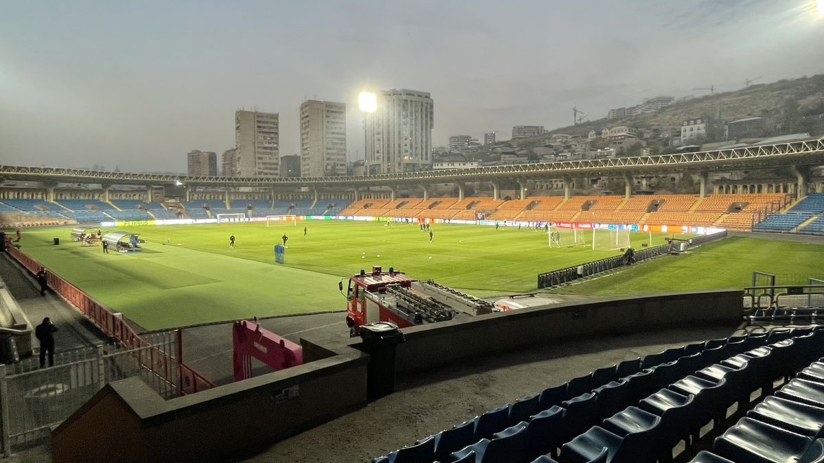 Na Sigmu v Jerevanu za pár korun. Arménce požene zaplněný stadion