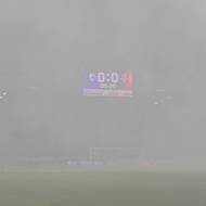 Utkání bylo v šesté minutě přerušeno.