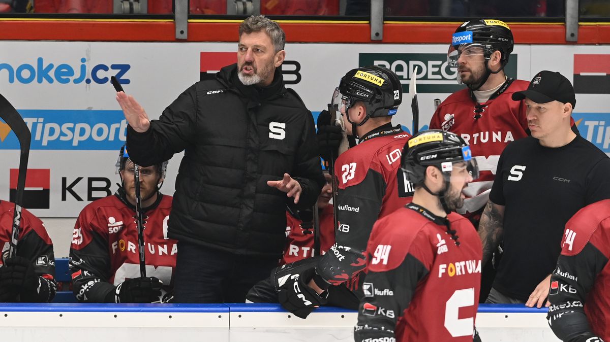 Sparta minus 10 a s mezinárodní ostudou. Nemá smysl zapírat, šel aspoň Nedvěd s pravdou ven po blamáži