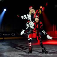 „Jsme nadšení. Kolekce je originální, zajímavá a je to náš styl oblékání,“ chválila krasobruslařka Natálie Taschlerová, která spolu se svým bratrem Filipem oblečení předvedla na ledě při slavnostní prezentaci.