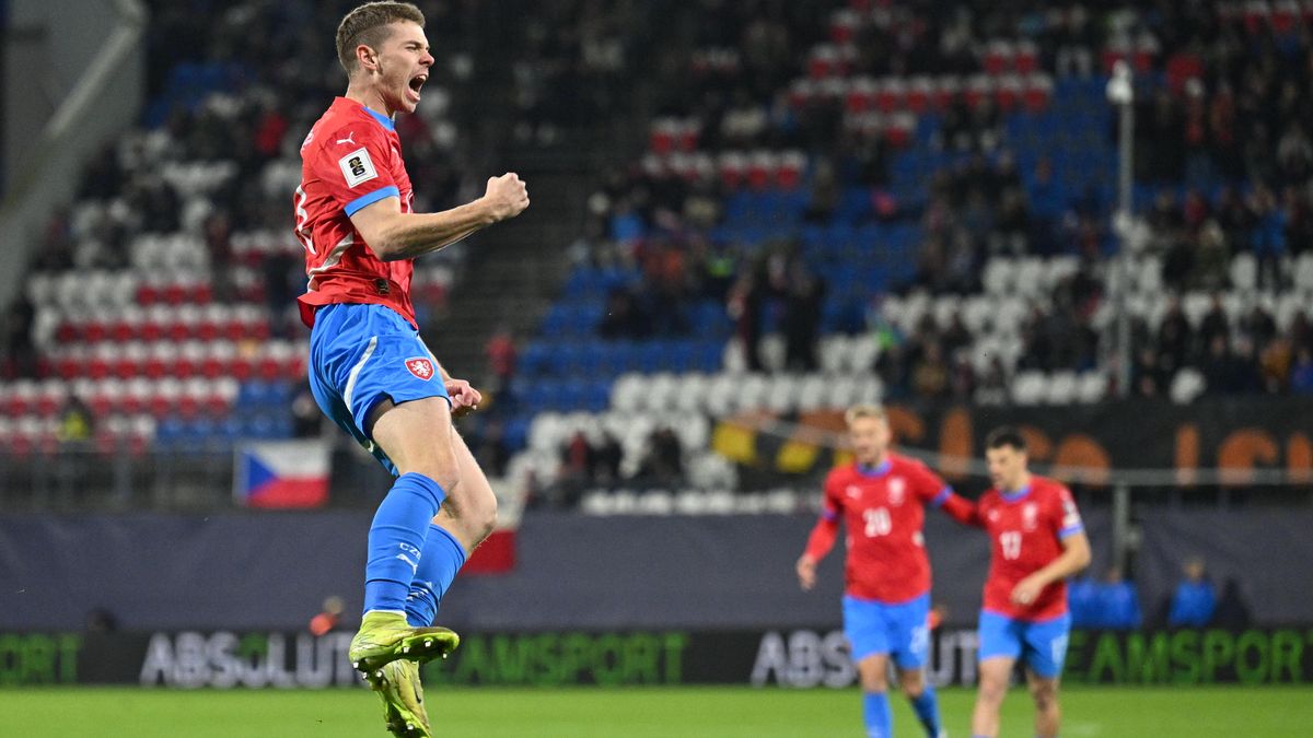 FOTBAL ONLINE: Parádní začátek. Češi už vedou!