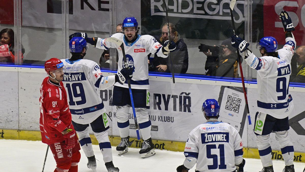 Kladno přestřílelo lídra extraligy! Liberec smetl Spartu, Hořava prožil úspěšný comeback