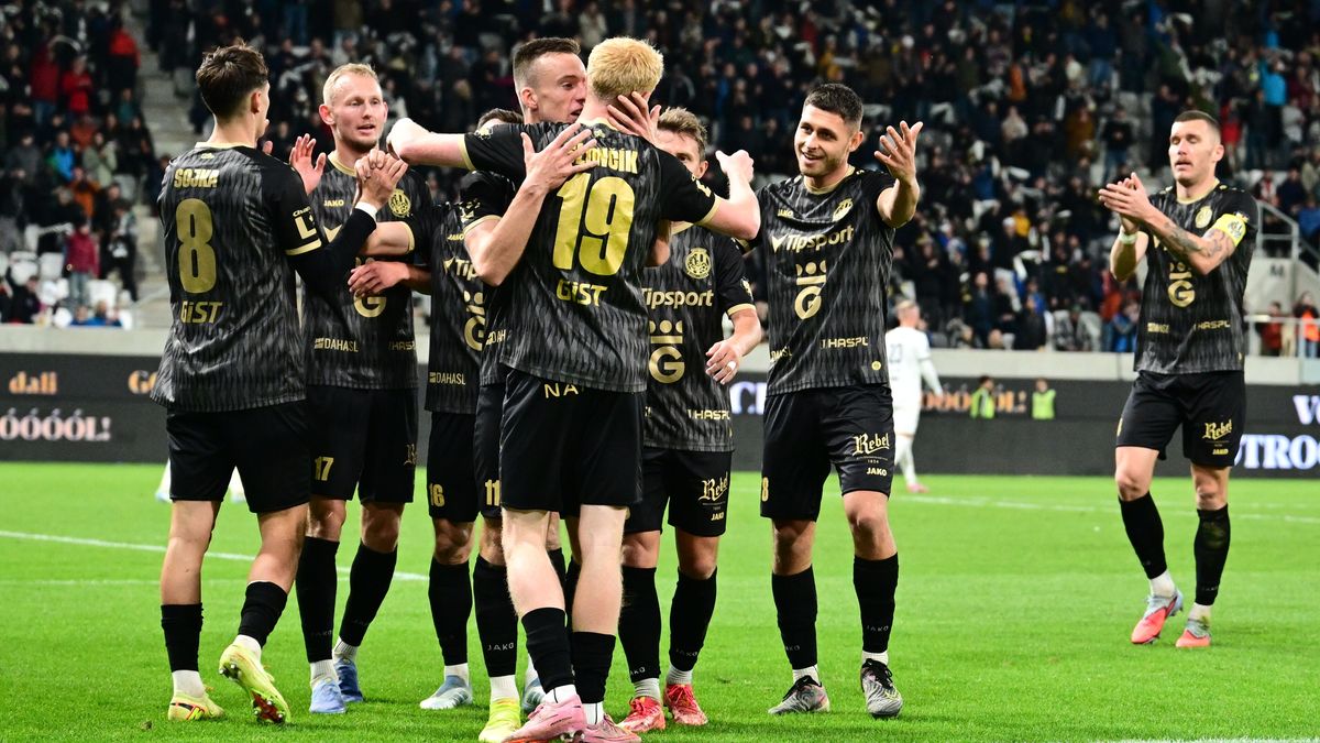 Hradec znemožnil Slovácko, dvakrát se prosadil Slončík