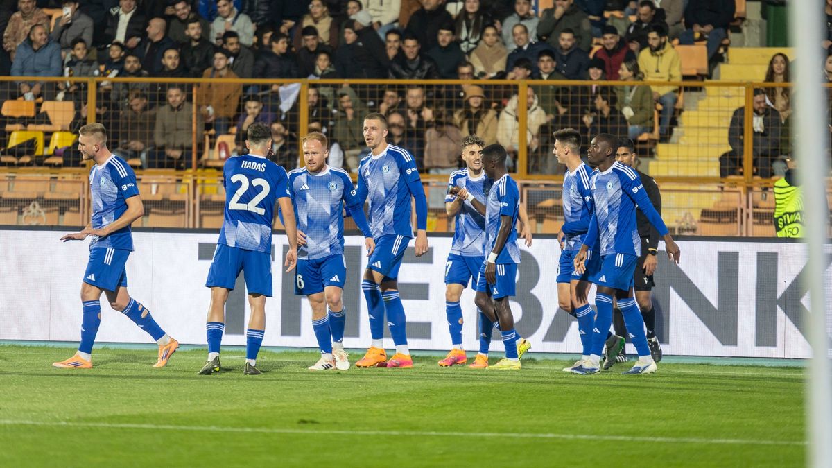 FOTBAL ONLINE: Marná snaha Sparty, obrana Rakówa odolává. Olomouc v Arménii drží těsný náskok
