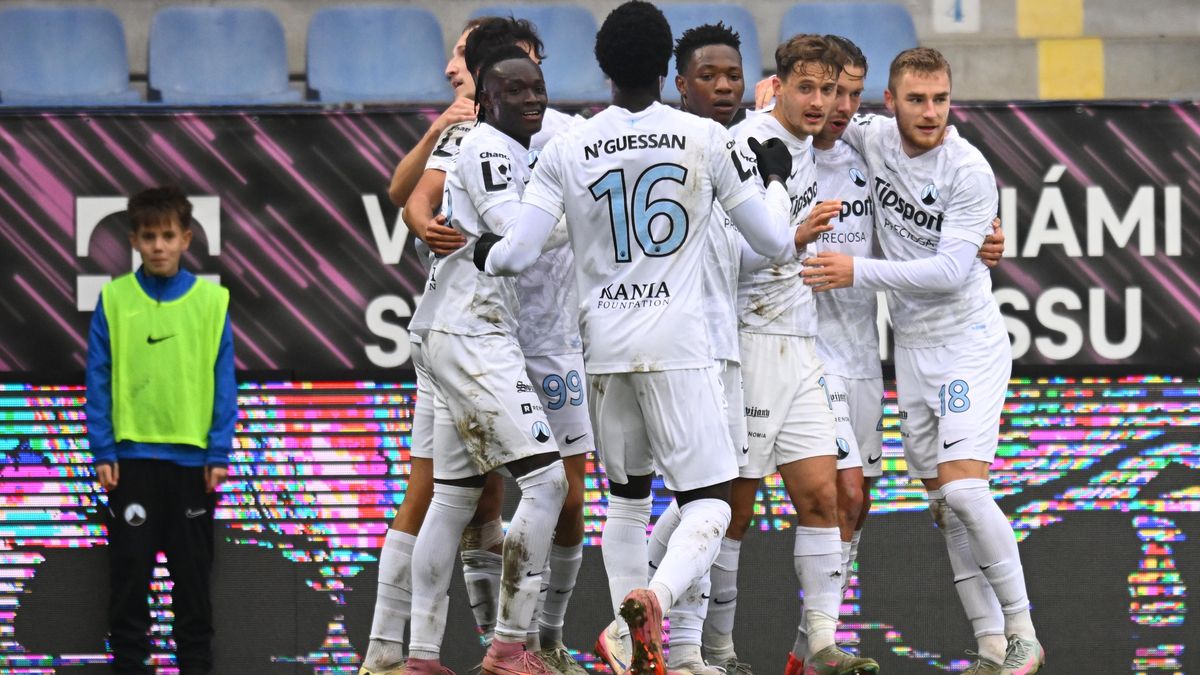 FOTBAL ONLINE: Karviná schytala drsný výprask! Chystá se Sparta, večer šlágr v Plzni