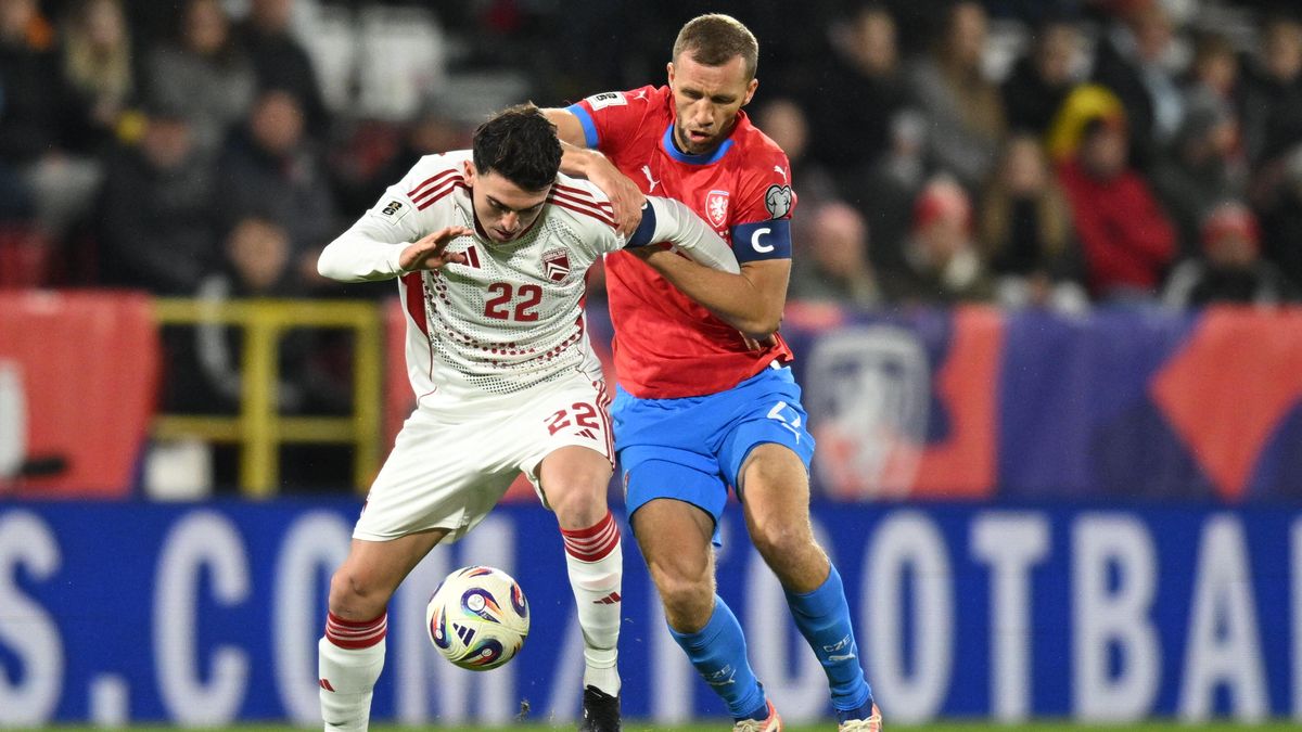 Ostrá reakce svazu. Fotbalistům sebere prémie, Součkovi kapitánskou pásku