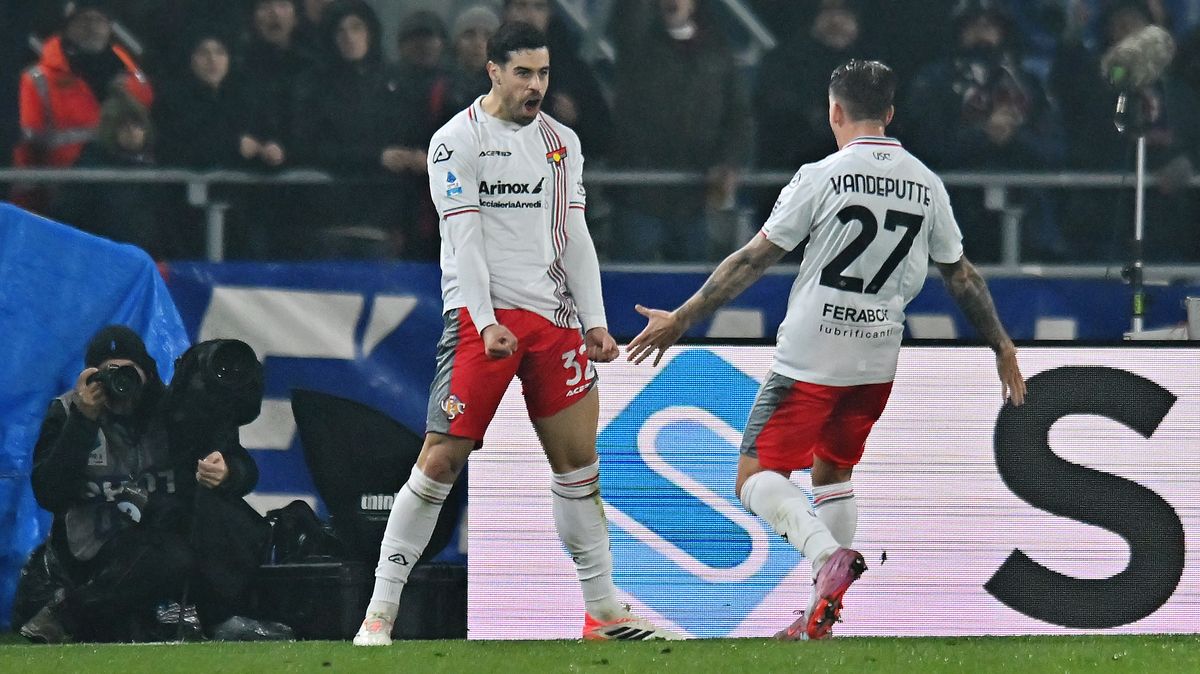 Vardy pomohl Cremoně dvěma góly ukončit dlouhou sérii neporazitelnosti Boloni