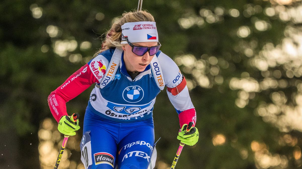 BIATLON ONLINE: Zoufalá střelba, Davidové se nedaří. Na trati bojují další Češky
