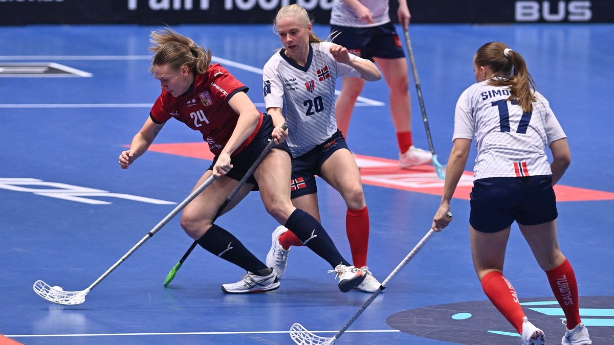 FLORBAL ONLINE: Češky vedou, ale skvělá brankářka drží Norky na dostřel