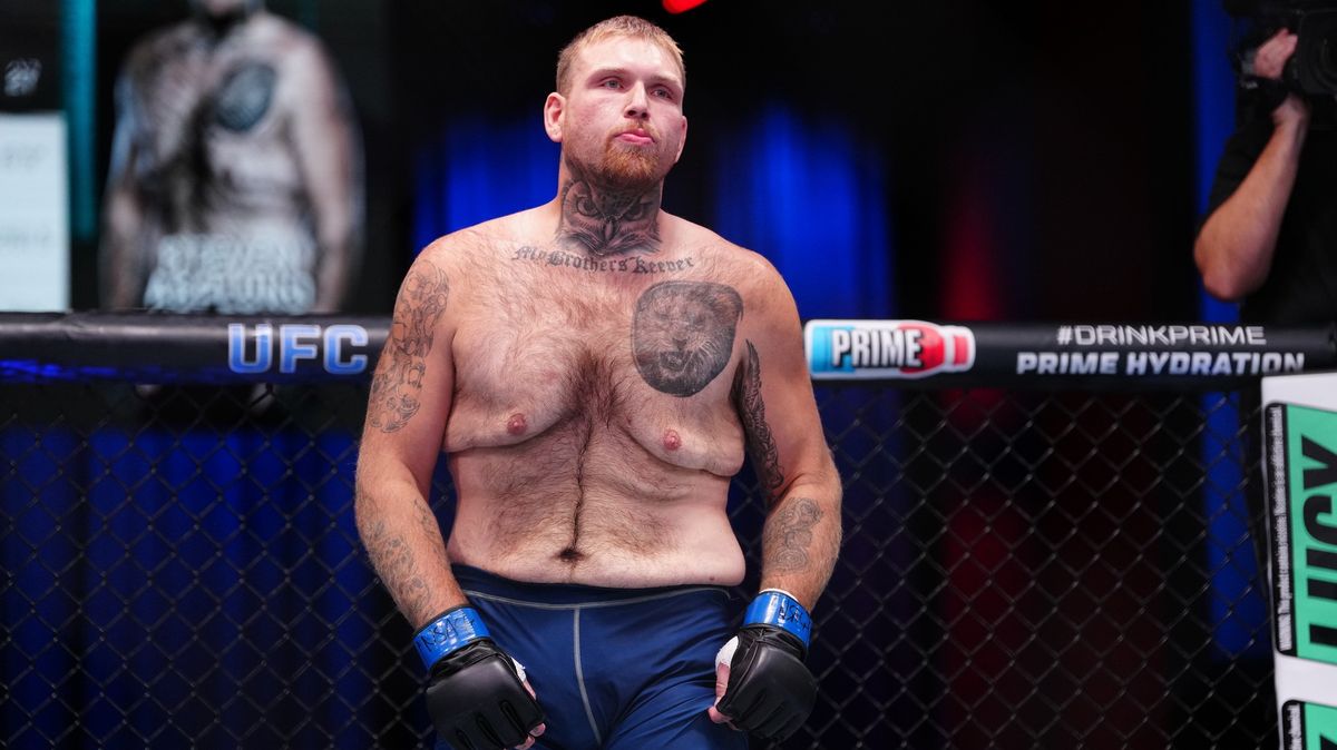 Roste nová hvězda. Bojovník vážil 238 kilo, teď se stal rekordmanem