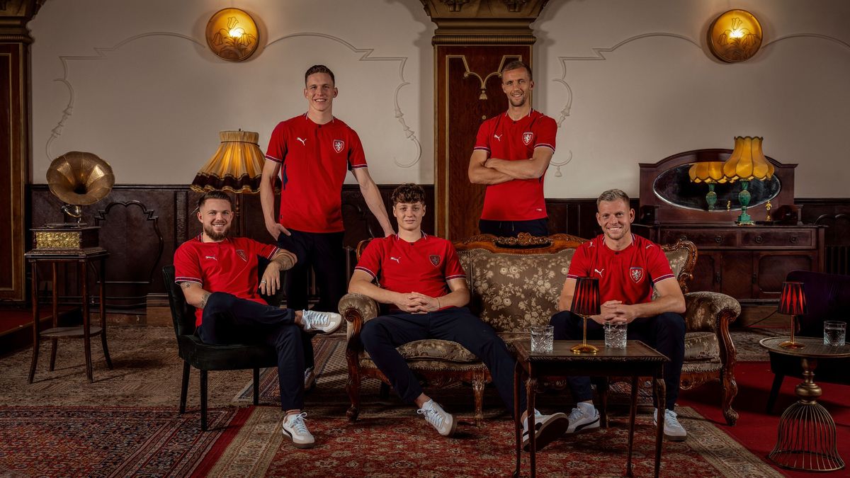 Fotbalová reprezentace představila nové dresy