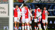 FOTBAL ONLINE: Slavia opět vede, Chorý proměnil penaltu! Pardubice potupily Baník, Teplice vydřely výhru v závěru