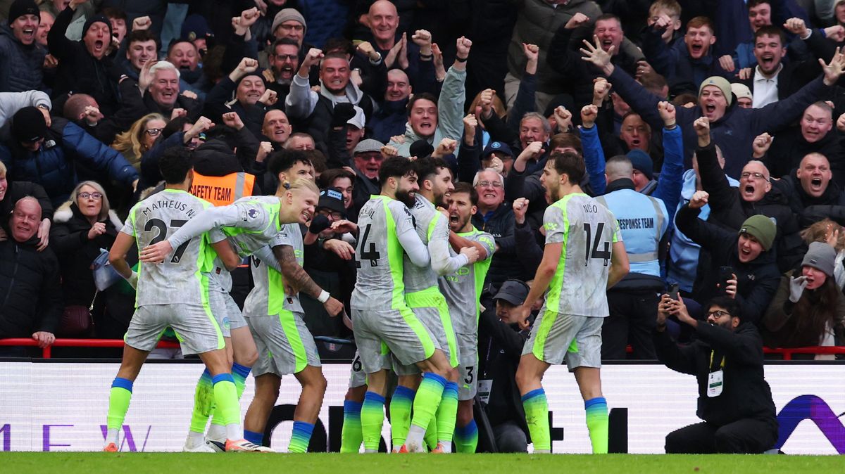 Manchester City zvládl utkání na Nottinghamu a posunul se do čela tabulky