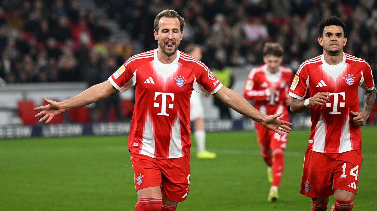 Kane jubilejním hattrickem sestřelil Stuttgart. Leverkusen padl