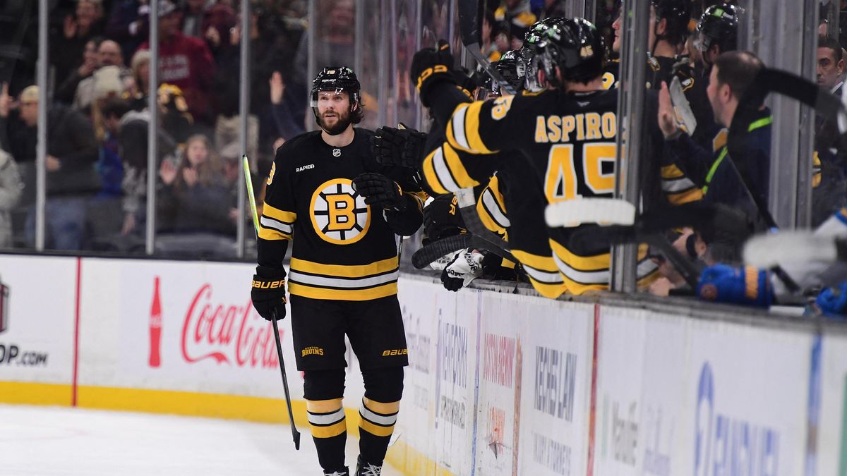 Zacha dvěma góly rozhodl o výhře Bostonu. Edmonton nastřílel devět branek Seattlu