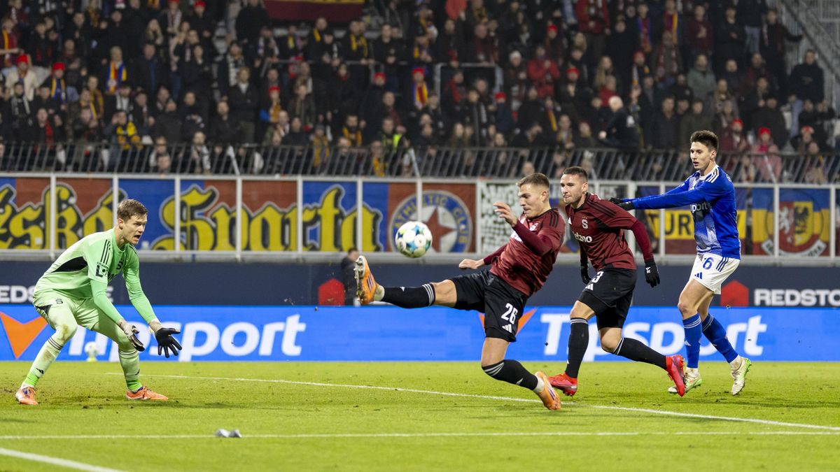 ŤUKES: Šílené chyby, Spartu srážejí psychicky. Karoch znovu tepe Vindahla