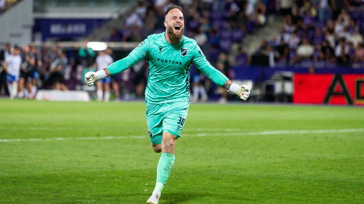 Gólman Baníku si splnil sen. Nikdy nezapomenu, vyznal se po setkání s legendou