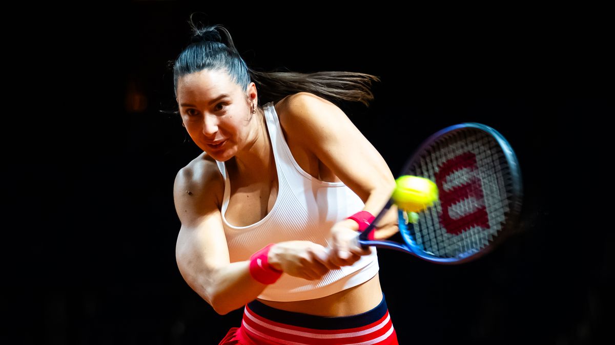 Tenistka si nechala zvětšit prsa a získala sponzora. Upsala se lechtivé platformě