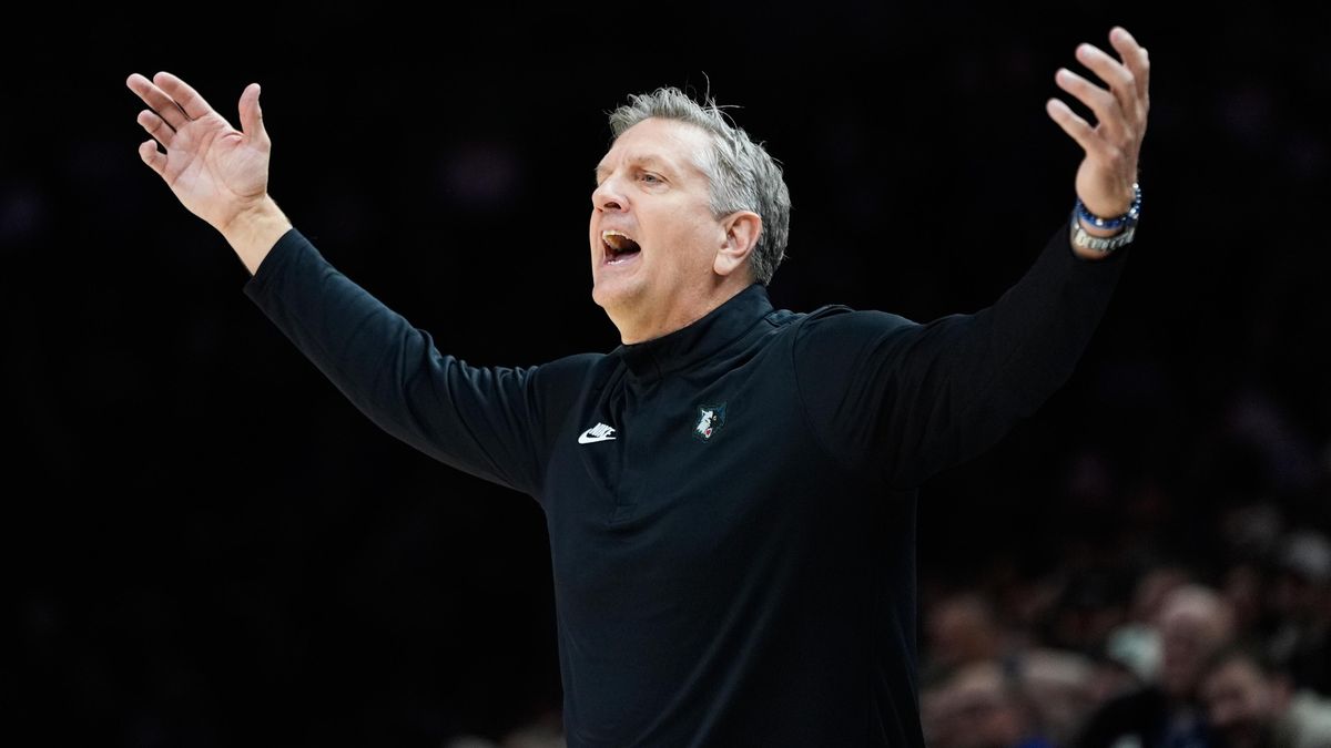 Trenér basketbalistů Minnesoty Finch za chování k sudím zaplatí 35 tisíc dolarů