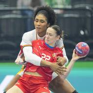 Tvrdě bráněná Markéta Šustáčková.