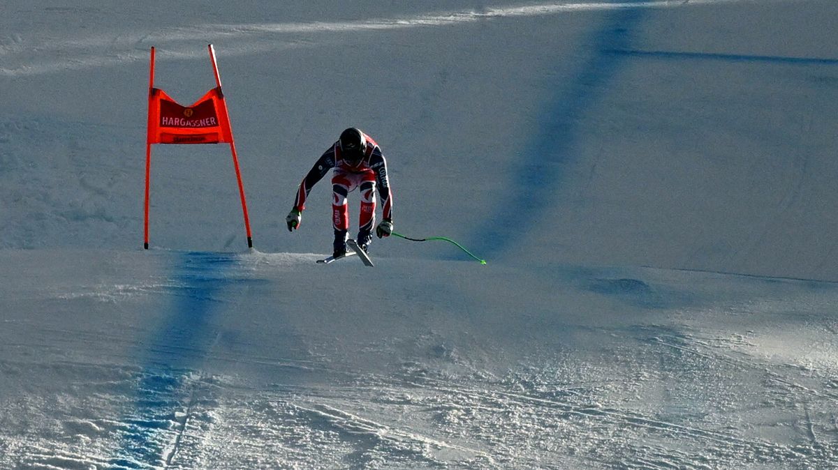 Dva zuby venku. Divoké přistání na velbloudích hrbech