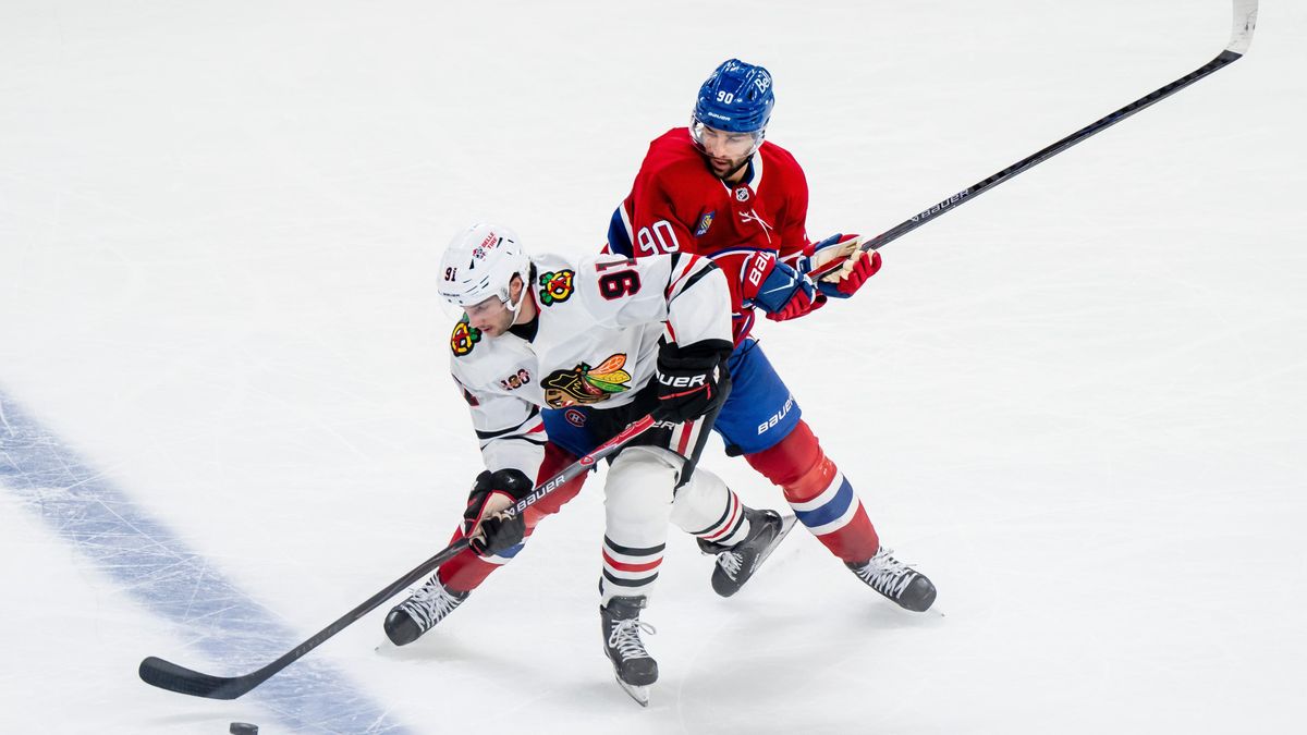 Hokejový útočník Nazar dostal pukem do obličeje a bude chybět Chicagu měsíc
