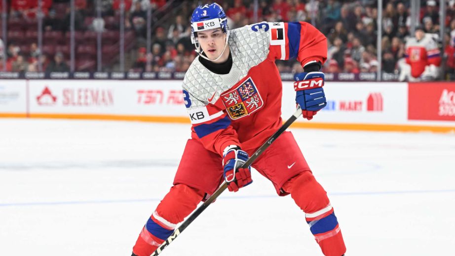 Obránce Pšenička podepsal v NHL tříletou nováčkovskou smlouvu s Utahem