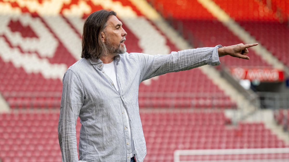 Poslední tým bundesligy je bez trenéra