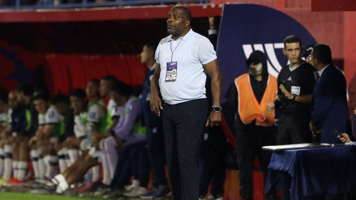 Účastník play off o mistrovství světa oznamuje změnu na trenérské lavičce