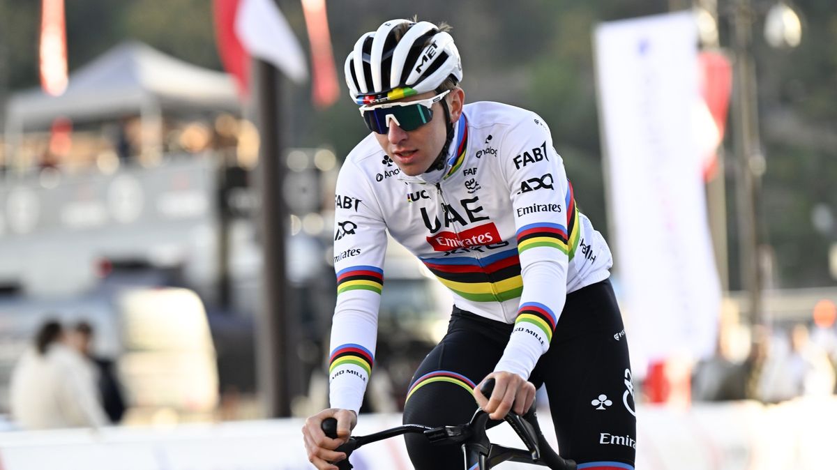 Pogačar po další skvostné sezoně získal potřetí Zlaté kolo