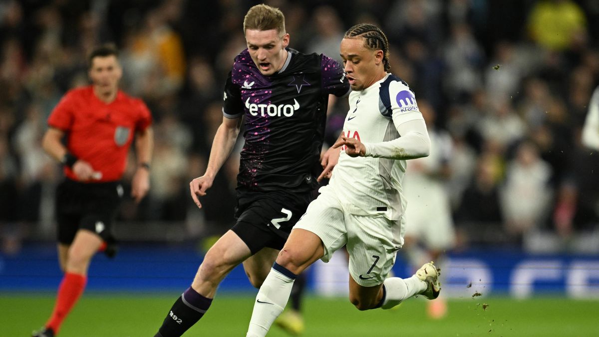FOTBAL ONLINE: Slavia hraje na Tottenhamu. Přečkala první velkou šanci