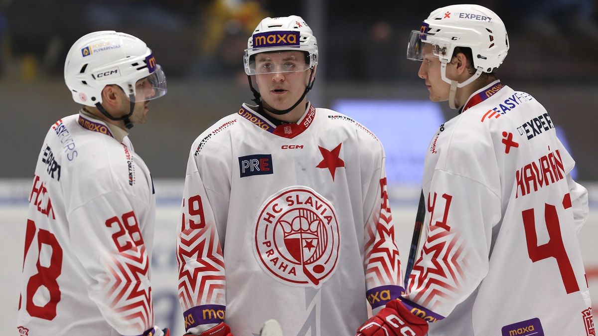 V první hokejové lize padla vedoucí Slavia i druhá Jihlava