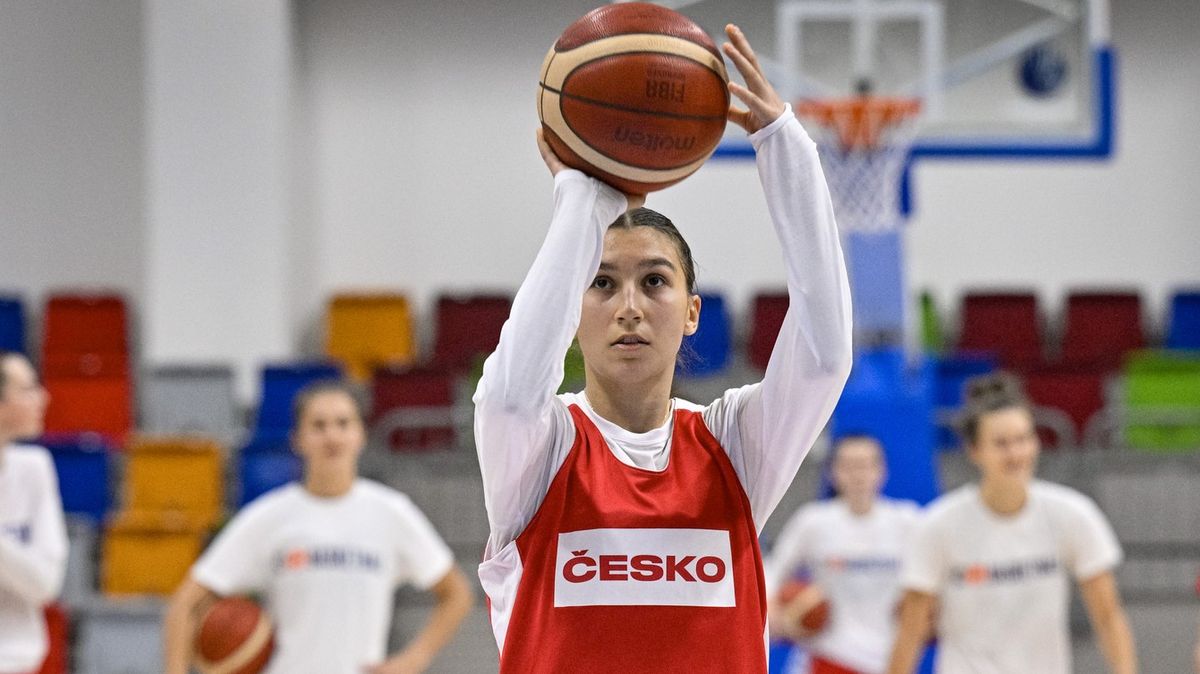 Reprezentační křídelnice se vrací ze zámoří do Chomutova