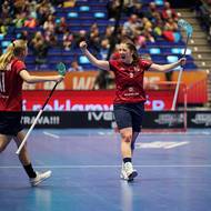 České hráčky se radují z gólu