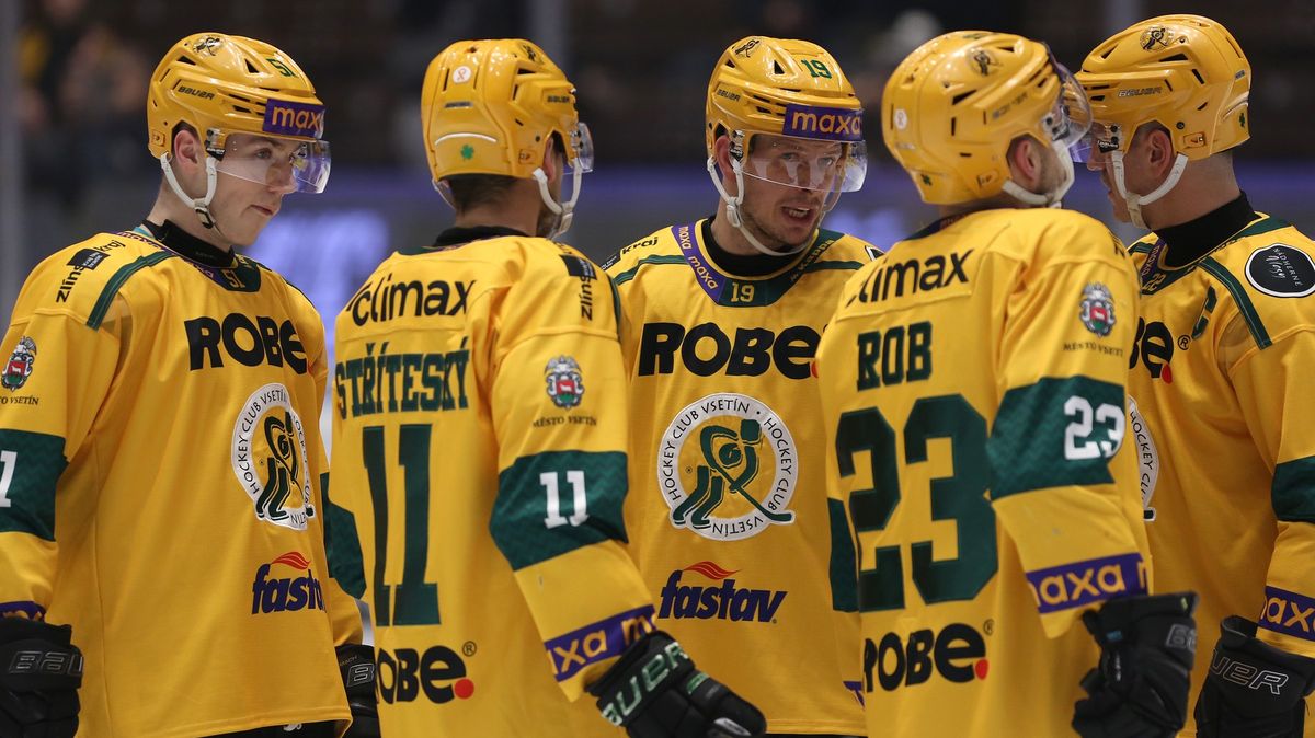 Vsetín gólově procitl a ovládl derby. Jihlava po deseti zápasech prohrála, první ligu opět vedou hokejisté Slavie