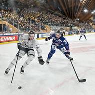 Sparta bojuje o finále Spengler Cupu s výběrem amerických univerzitních týmů.  