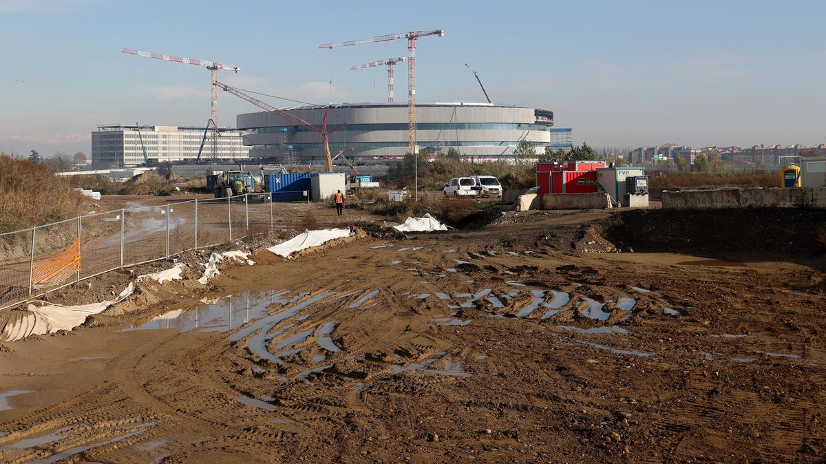 Stihnou to, staví nonstop, zní k aréně v Miláně ze svazu. Hnilička trenéry připravuje na jinou komplikaci