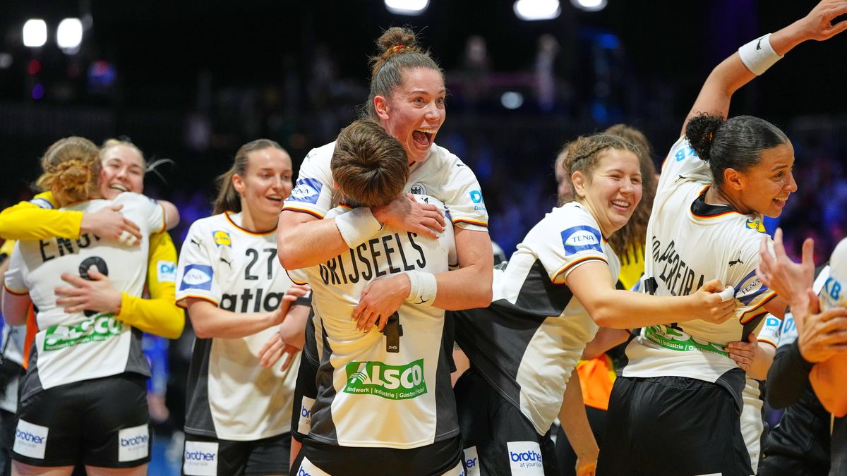 Německé házenkářky vyřadily obhájkyně titulu z Francie a jsou ve finále MS