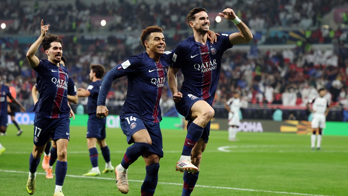 Fotbalisté Paris St. Germain po dramatickém průběhu vyhráli Interkontinentální pohár