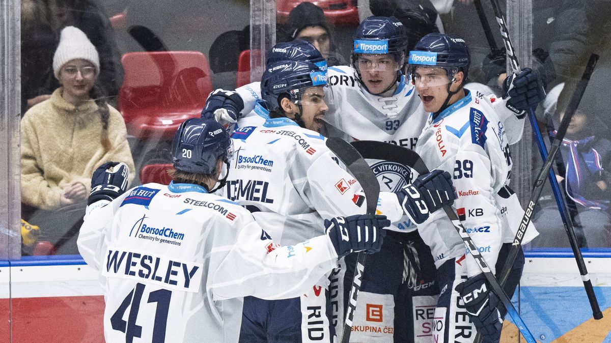 Pardubice čeká šlágr na ledě soupeře. Derby ve Vítkovicích, Kometa přivítá Kladno