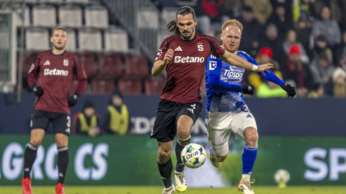 Komise rozhodčích si posvítila na zákrok v šestnáctce Sparty