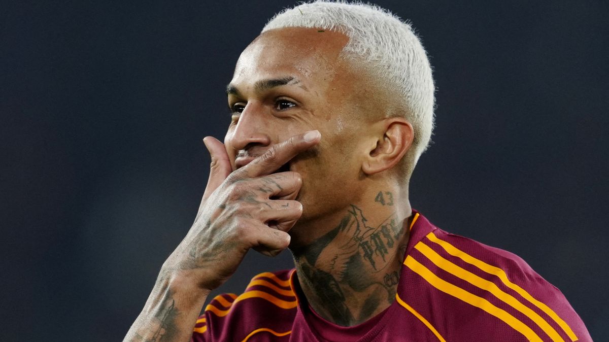 Fotbalisté AS Řím v italské lize po dvou porážkách zvítězili nad Comem