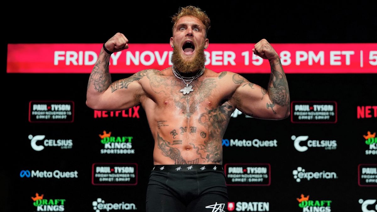 Fiasko zámořské organizace. Kontroverzní bojovník se loučí bez jediného zářezu