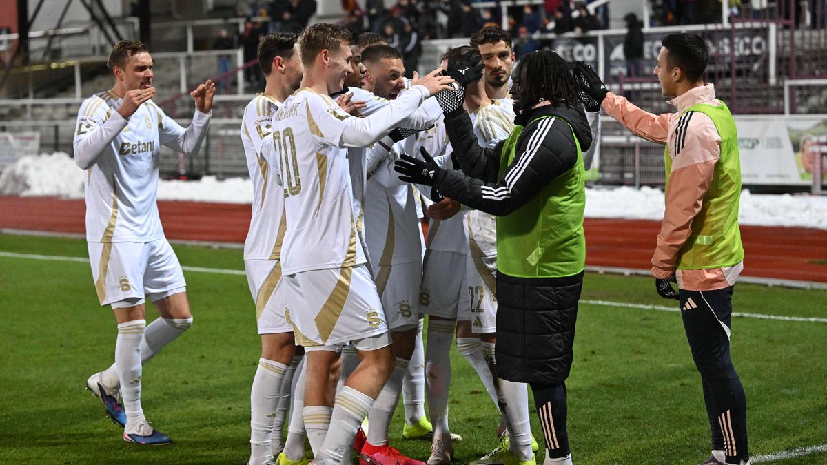 Sparta přejela Duklu a snížila ztrátu na Slavii. Jablonec a Olomouc vyhrály