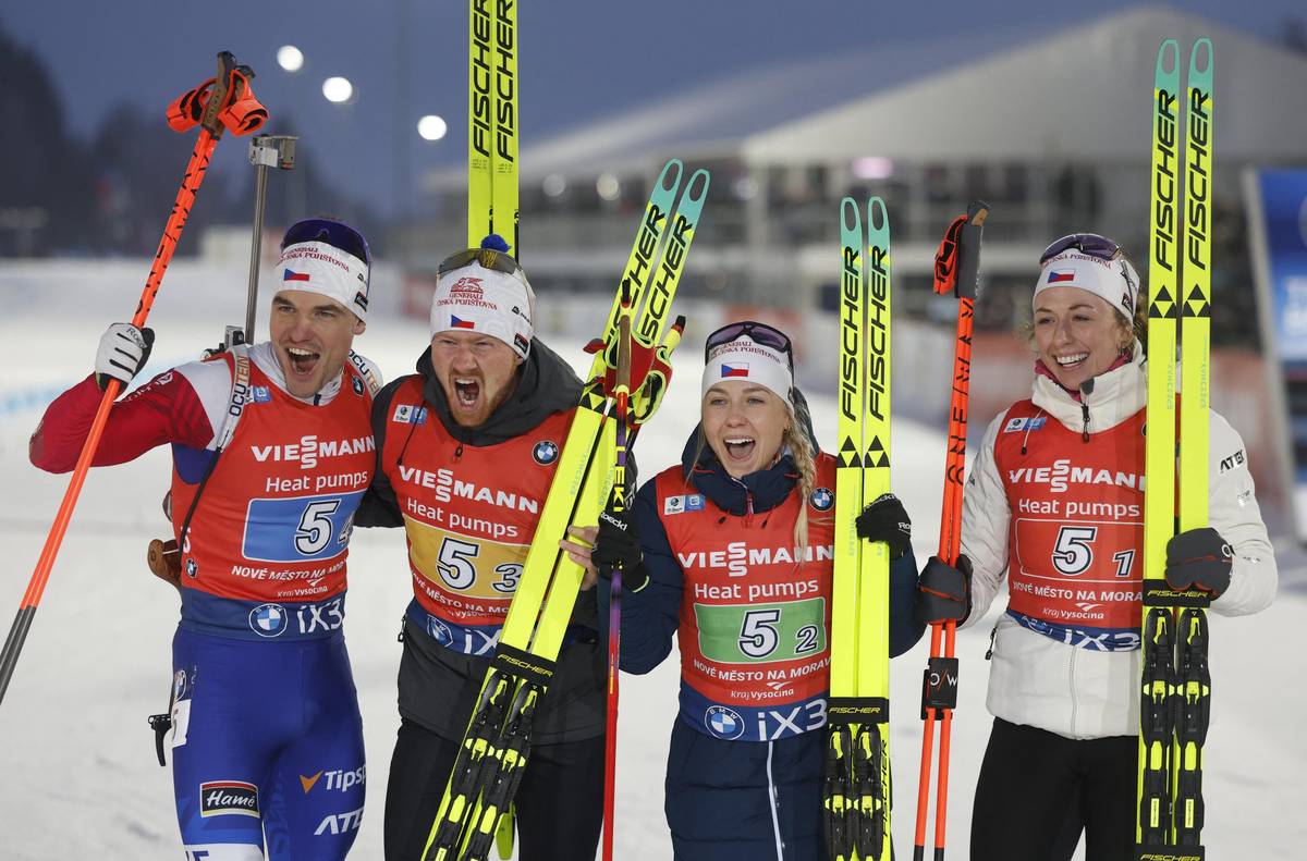 Radost smíšené štafety ze třetího místa.