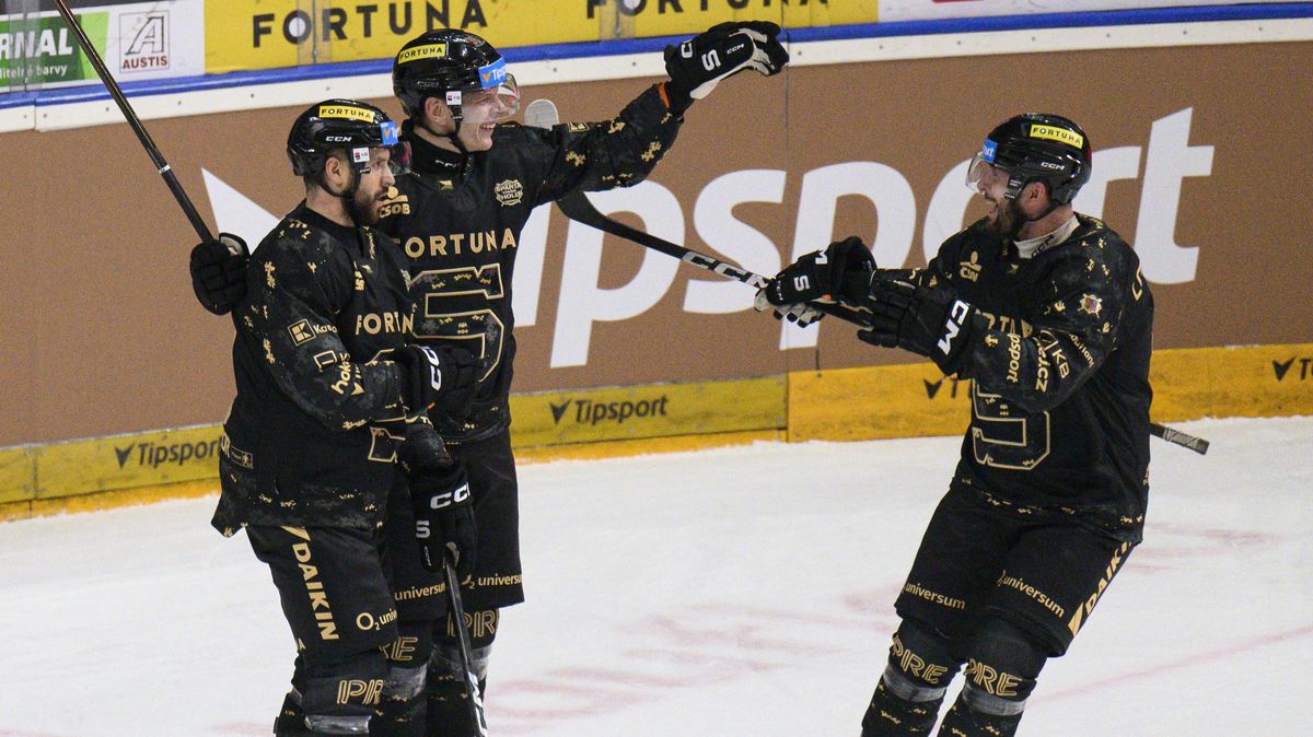 Snad každý tušil, že jde o ofsajd. Rozhodčí přesto gól Sparty museli uznat