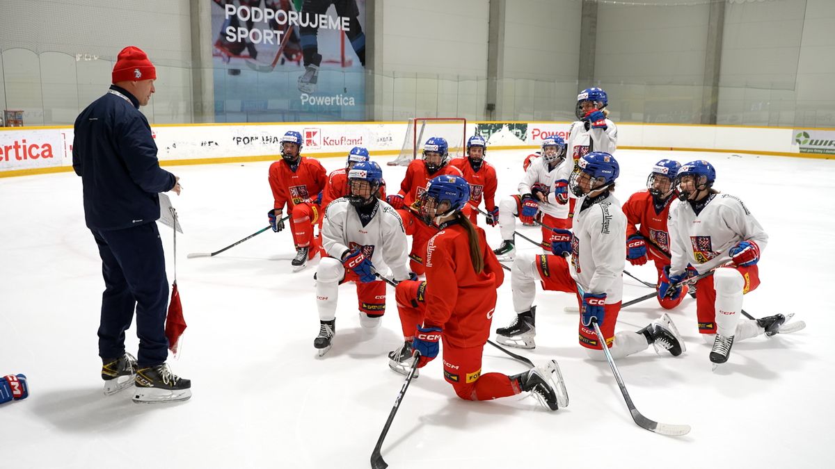 V olympijském režimu. Hokejistky mají za sebou první trénink