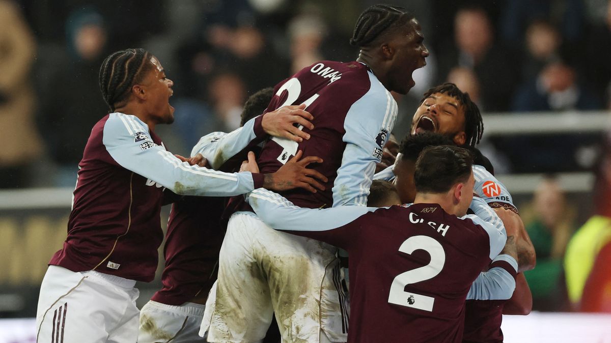 Aston Villa a Chelsea slaví venkovní výhry